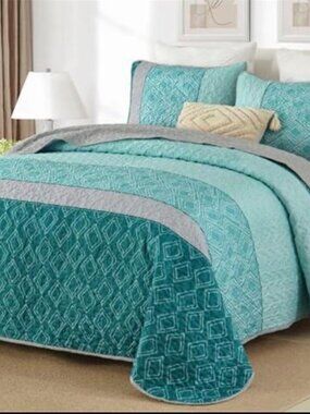 Diamond Pattern Quilt Set